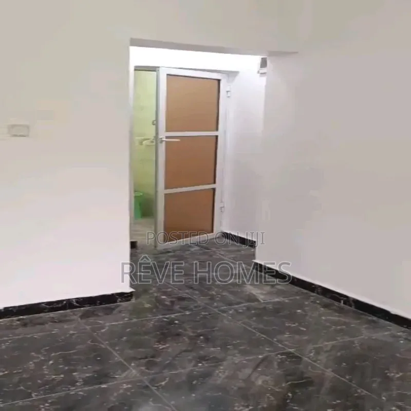 Mini Flat in Iwaya for rent in Iwaya