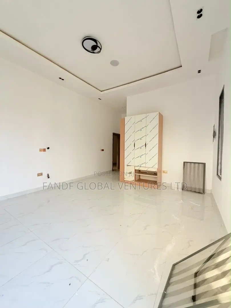 4bdrm Apartment in Ikeja GRA for sale in Ikeja GRA
