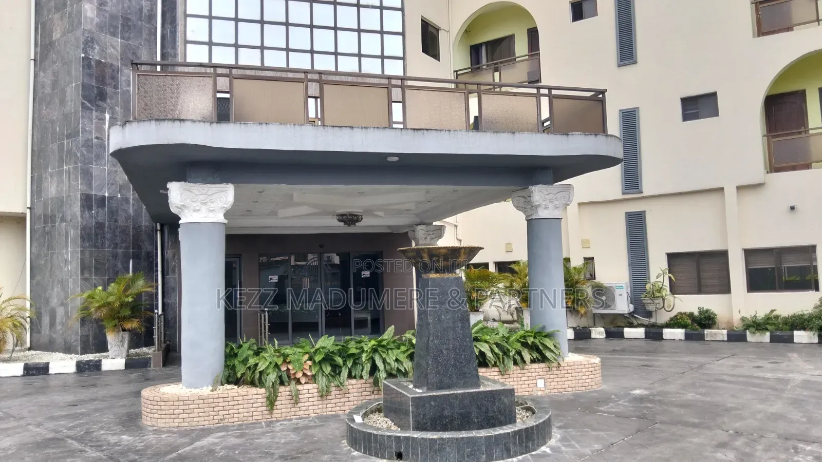 For Sale : Functional 51 Rooms Hotel Near New Gra, Ph in GRA Phase 3 / Port-Harcourt