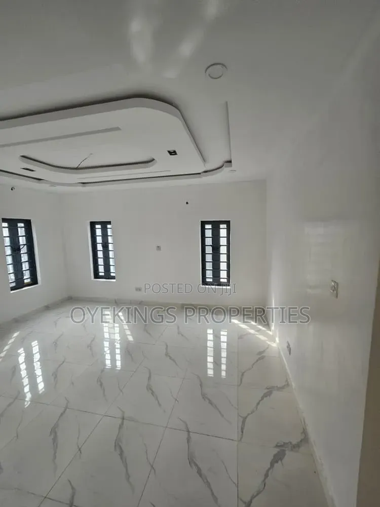 3bdrm Duplex in Adeoje, Oluyole for rent in Oluyole