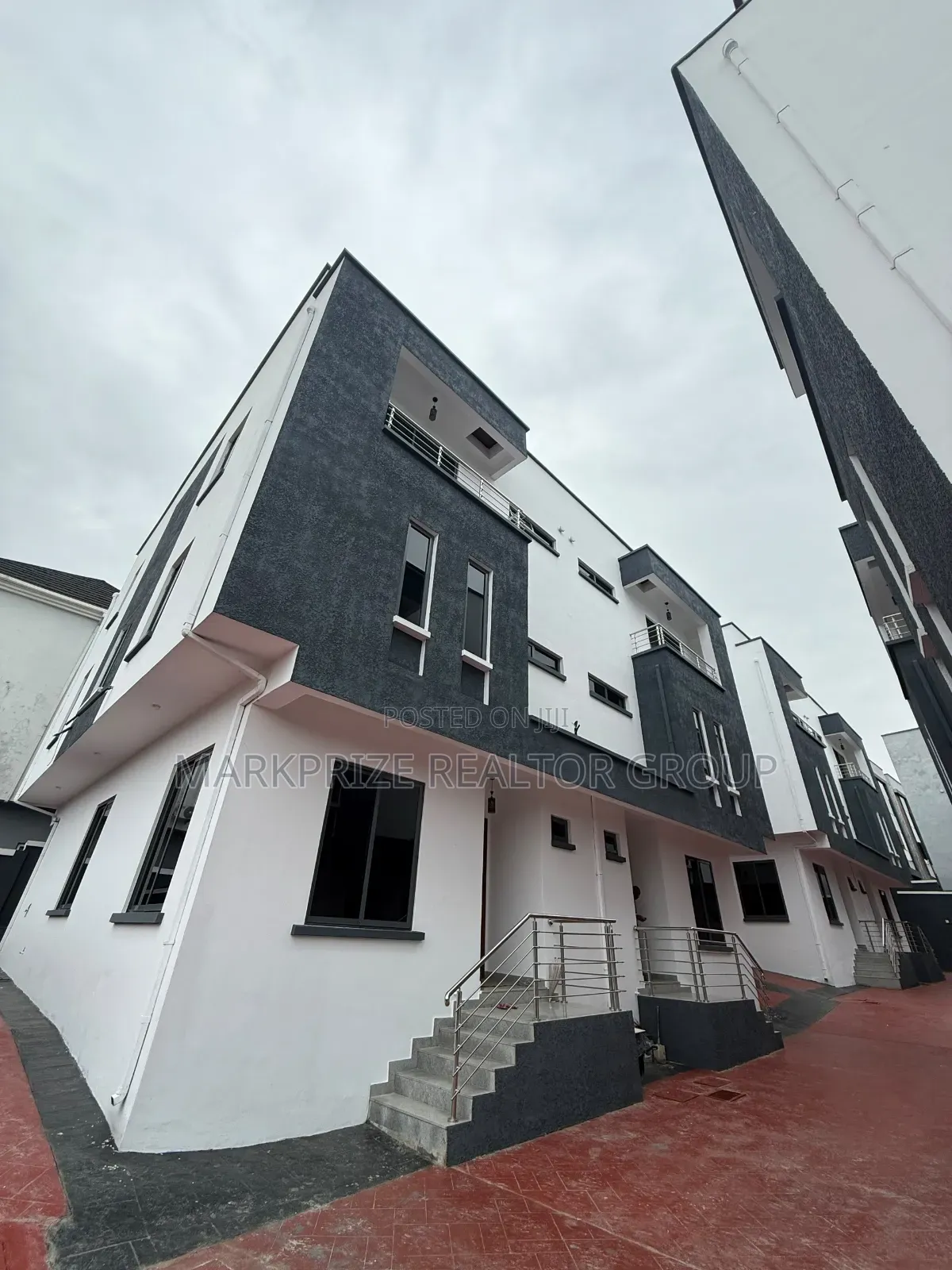 4bdrm Duplex in Opebi Ikeja Lagos for sale in Opebi