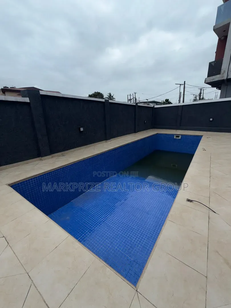 4bdrm Duplex in Opebi Ikeja Lagos for sale in Opebi