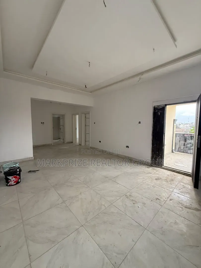 3bdrm Apartment in Opebi Ikeja Lagos for sale in Opebi