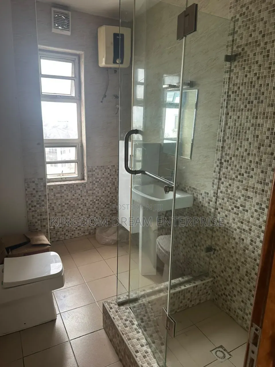 3bdrm Apartment in Pinnock Beach Estate for rent in Osapa london