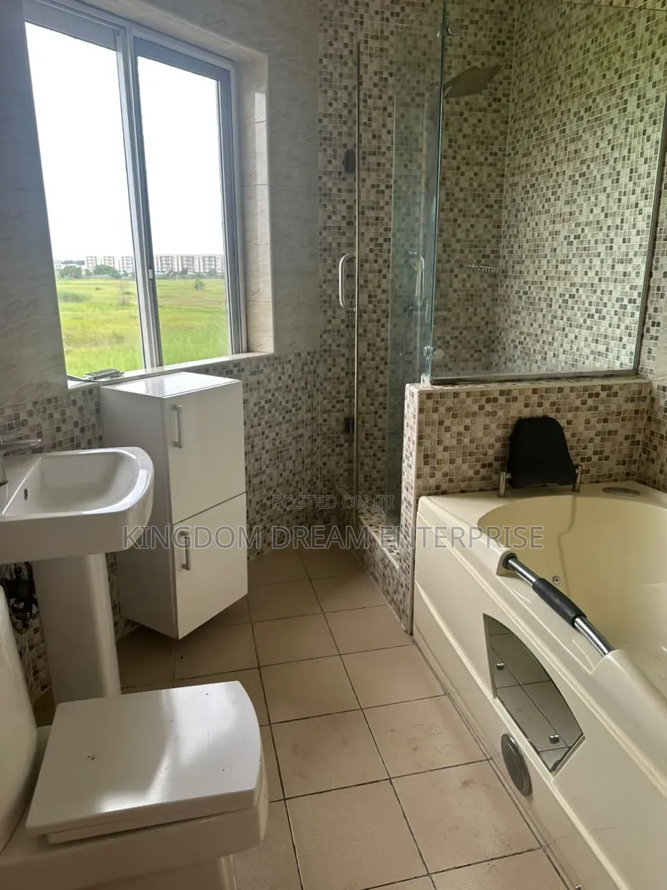 3bdrm Apartment in Pinnock Beach Estate for rent in Osapa london