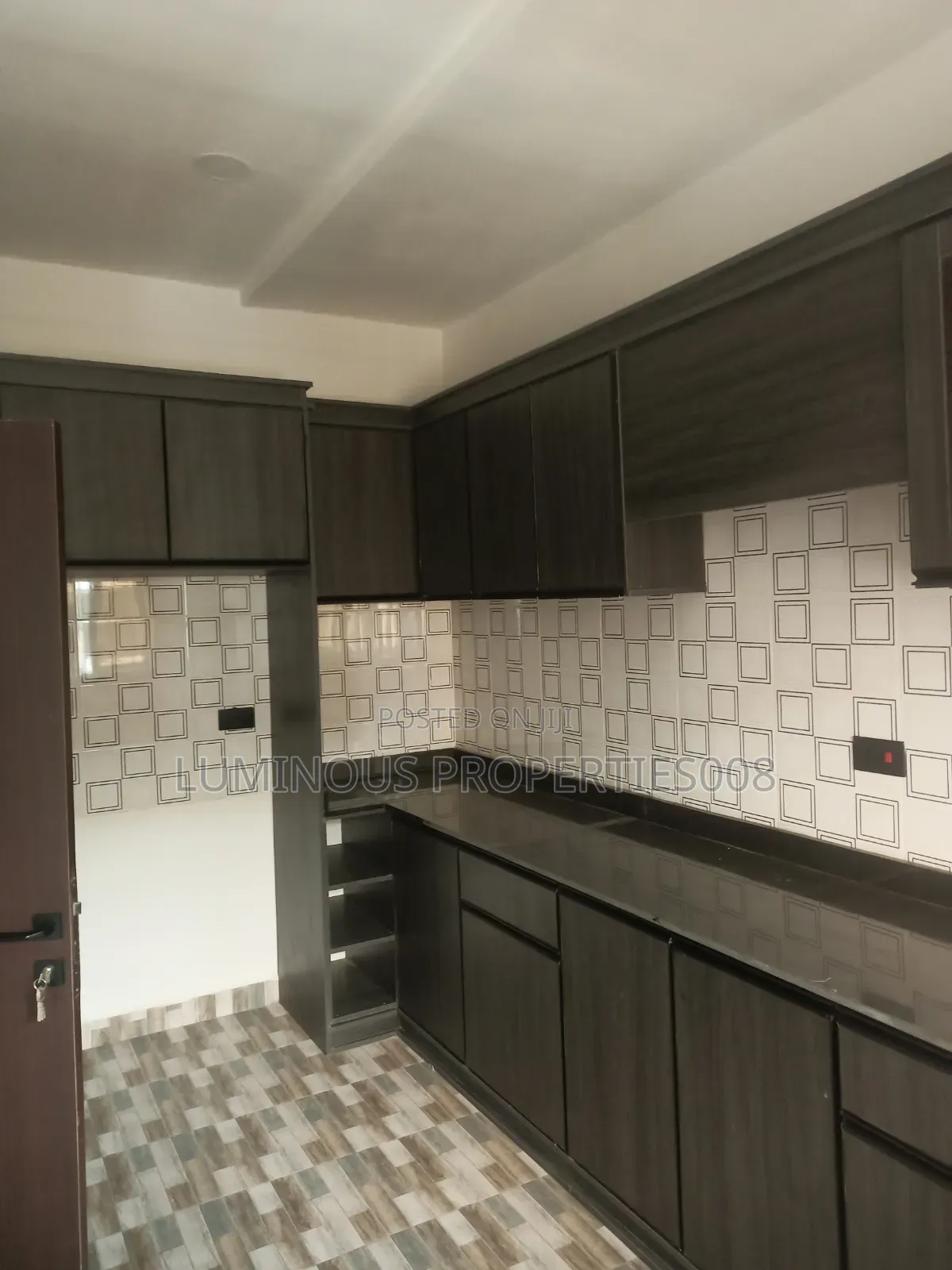 2bdrm Block of Flats in Tangerine Apartment, Gaduwa for sale in Gaduwa