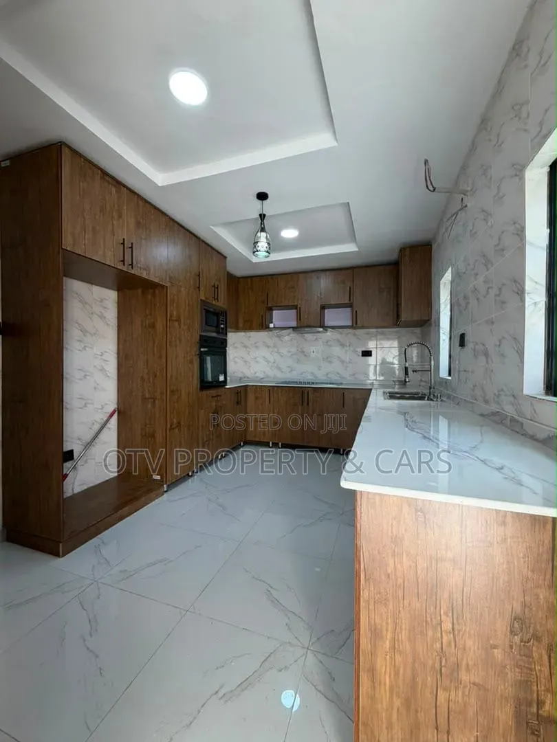 4bdrm Duplex in Akobo for sale in Akobo