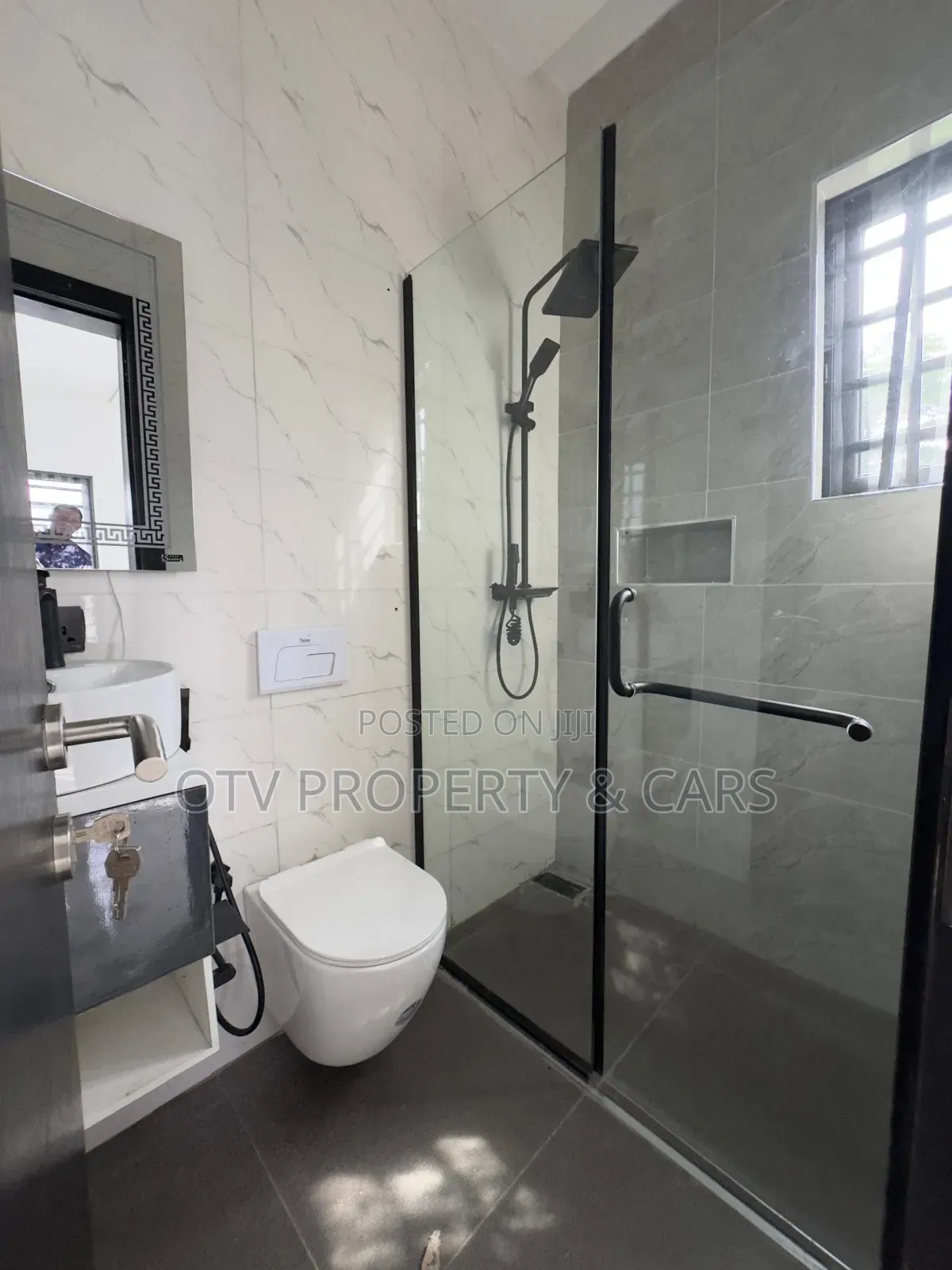 4bdrm Duplex in Jericho for sale in Jericho