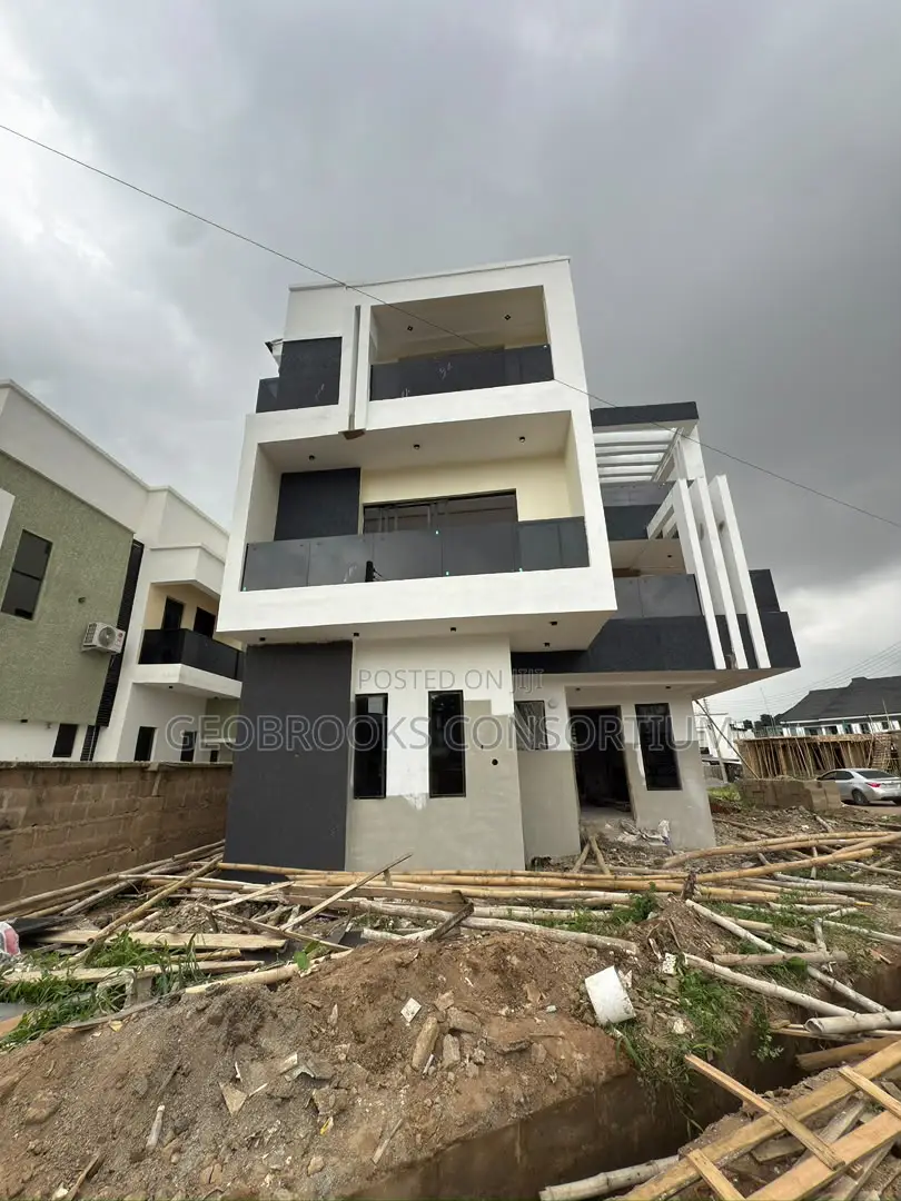5bdrm Duplex in Carlton Gate Estate, Akobo for sale in Akobo