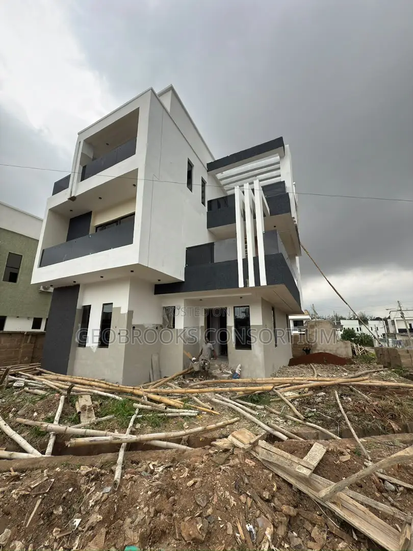 5bdrm Duplex in Carlton Gate Estate, Akobo for sale in Akobo