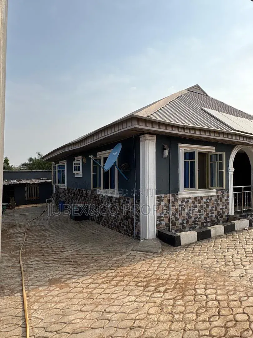 3bdrm Bungalow in Oke Nla Ifo for sale in Ifo