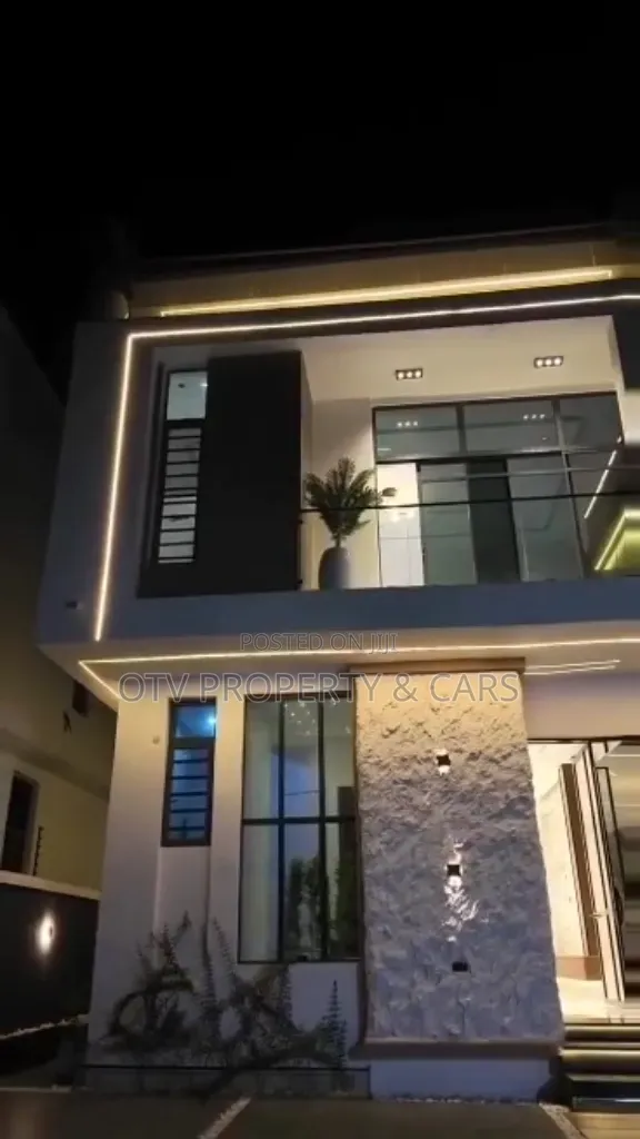 5bdrm Duplex in Off Lekki-Epe Expressway for sale in Off Lekki-Epe Expressway