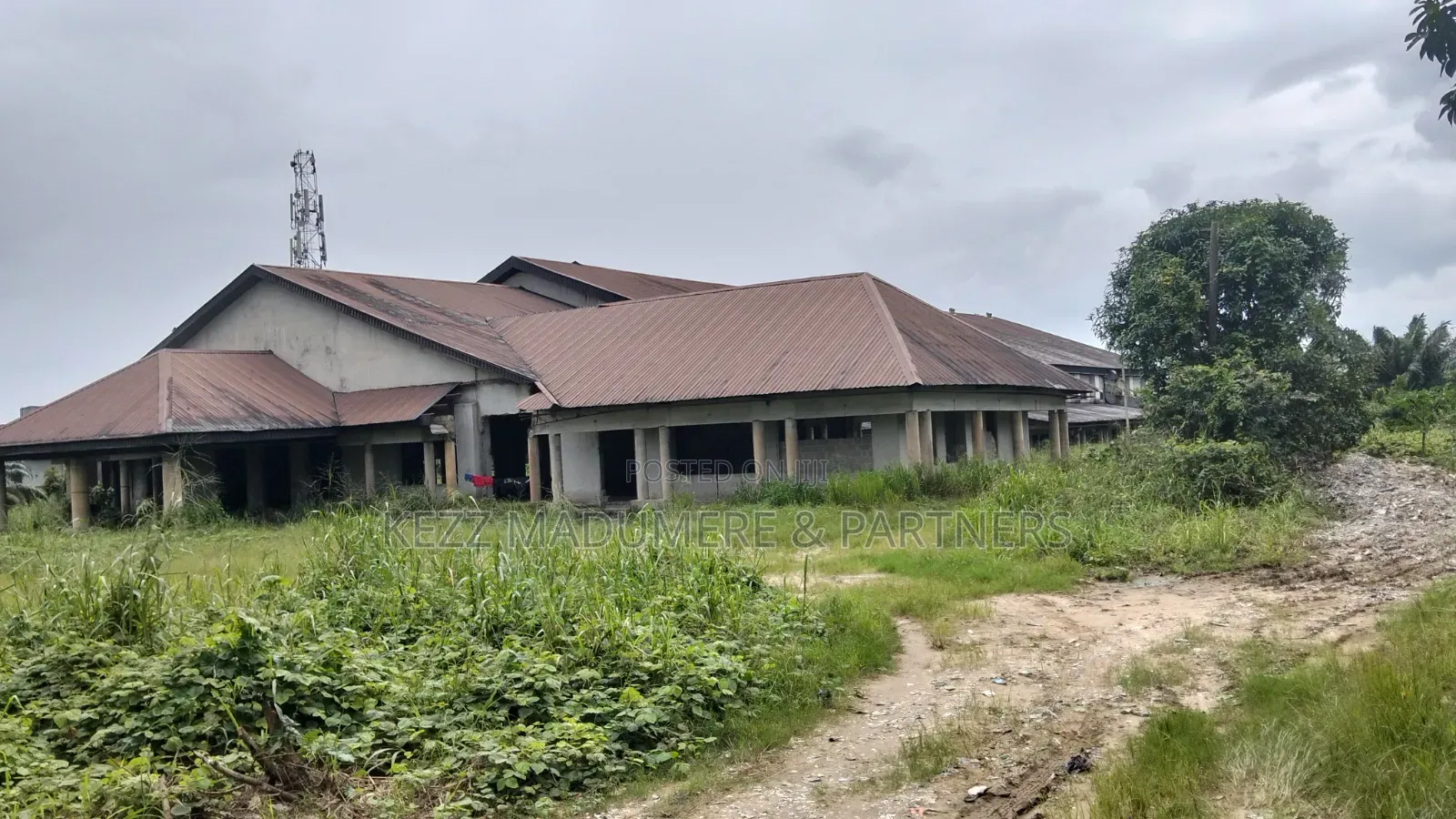 For Sale : 5000 Sqmtrs Massive Warehouse on 35 Plots at Airport Rd, Ph in Ruuodomaya
