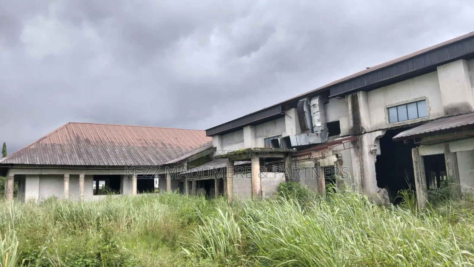 For Sale : 5000 Sqmtrs Massive Warehouse on 35 Plots at Airport Rd, Ph in Ruuodomaya