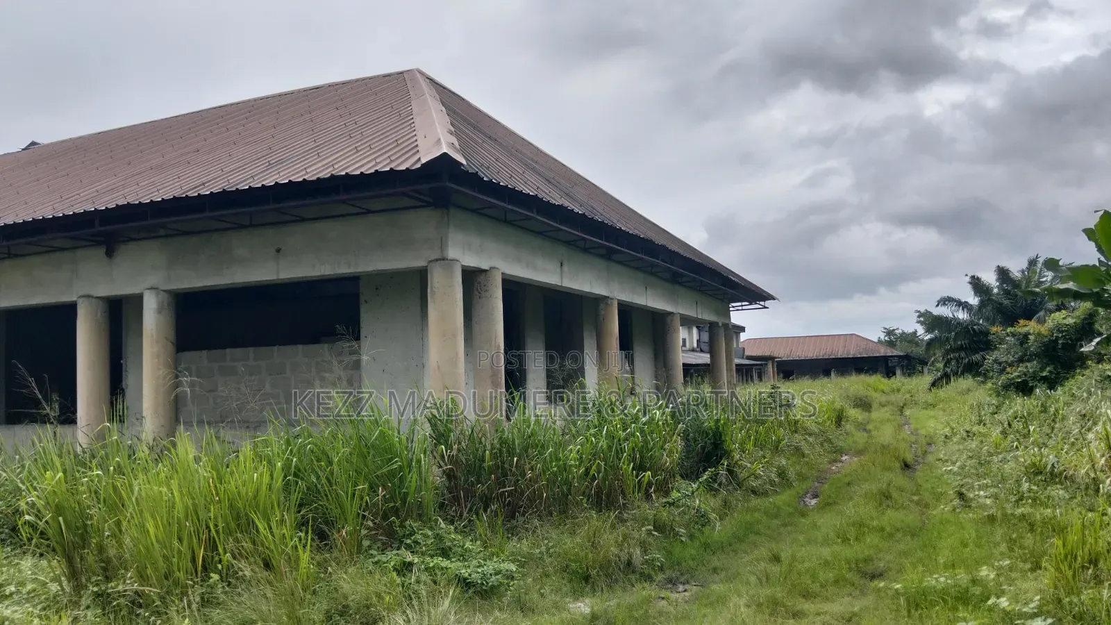 For Sale : 5000 Sqmtrs Massive Warehouse on 35 Plots at Airport Rd, Ph in Ruuodomaya