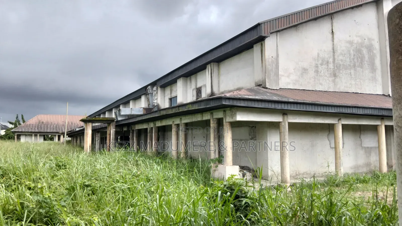 For Sale : 5000 Sqmtrs Massive Warehouse on 35 Plots at Airport Rd, Ph in Ruuodomaya