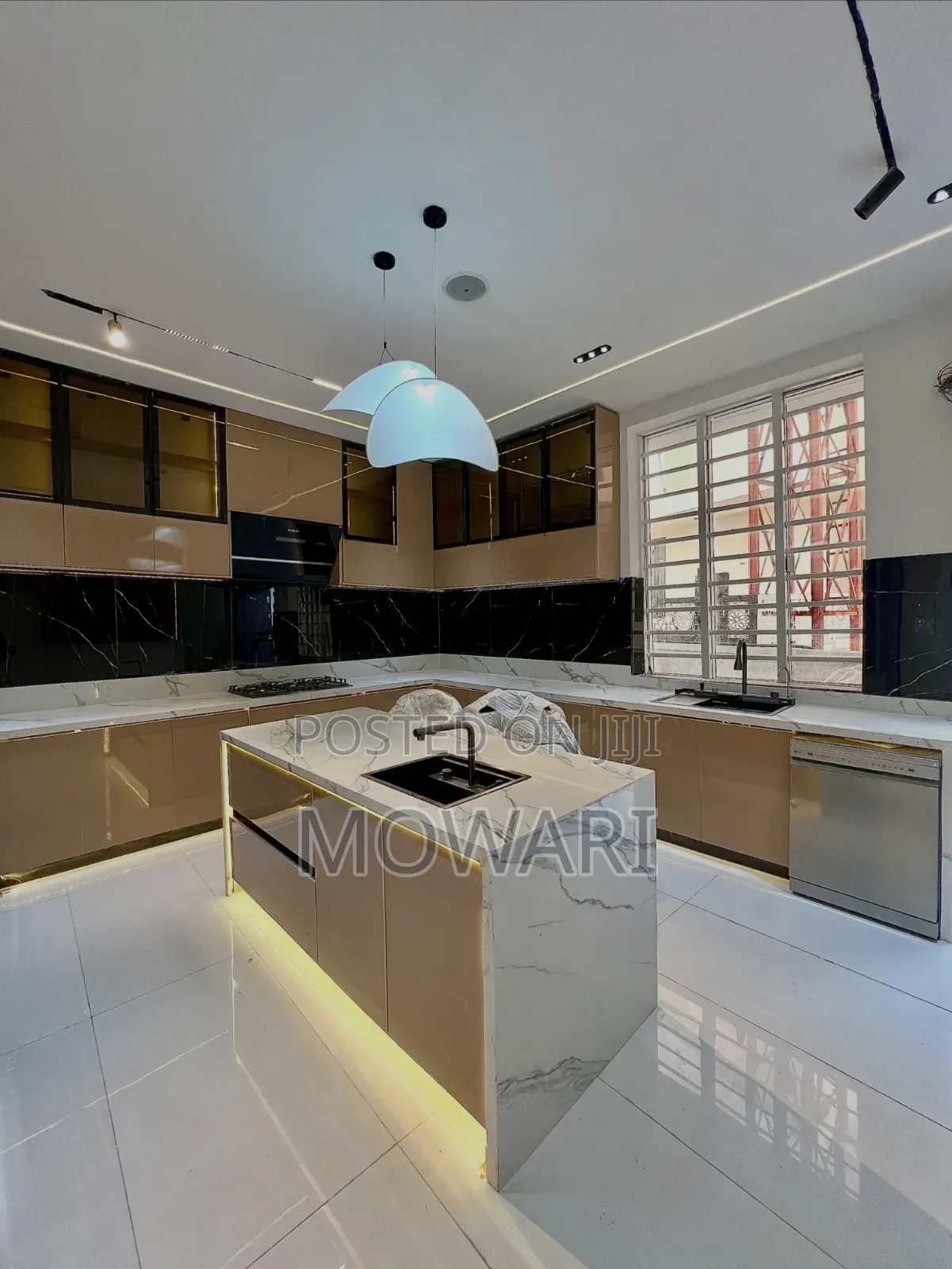 5bdrm Duplex in Lekki Expressway for sale in Lekki Expressway