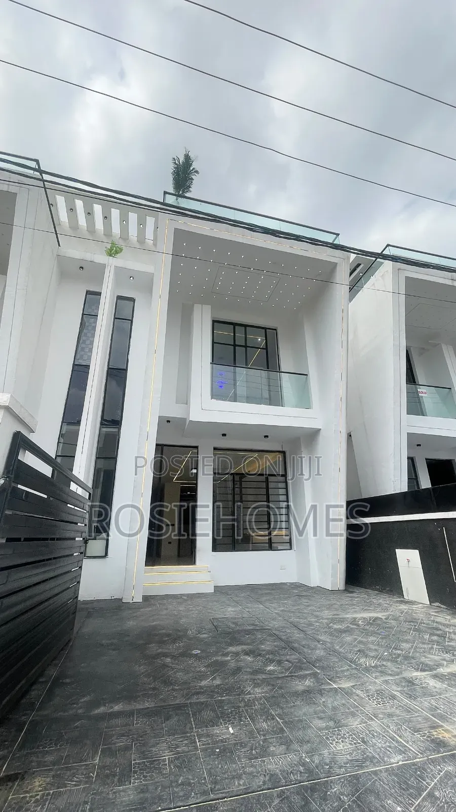 4bdrm Duplex in Ikota Gra for sale in Ikota