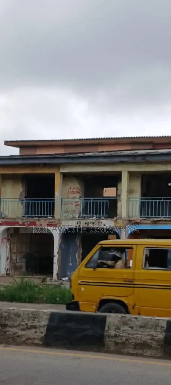 Commercial 3plot Facing Akowonjo Road in Akowonjo