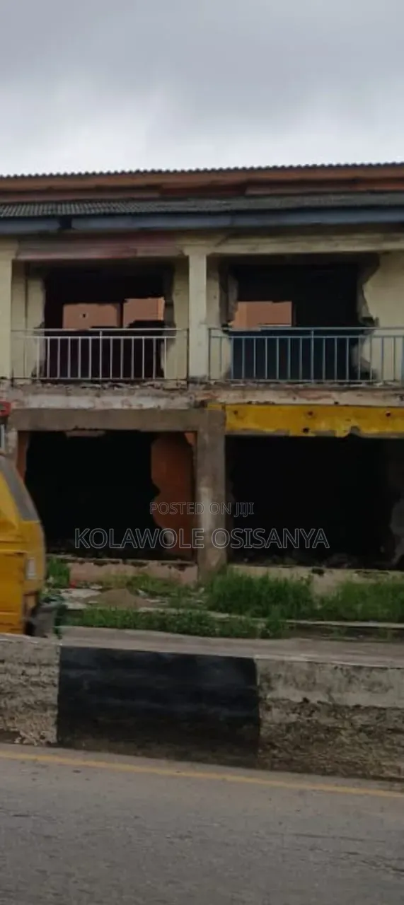 Commercial 3plot Facing Akowonjo Road in Akowonjo