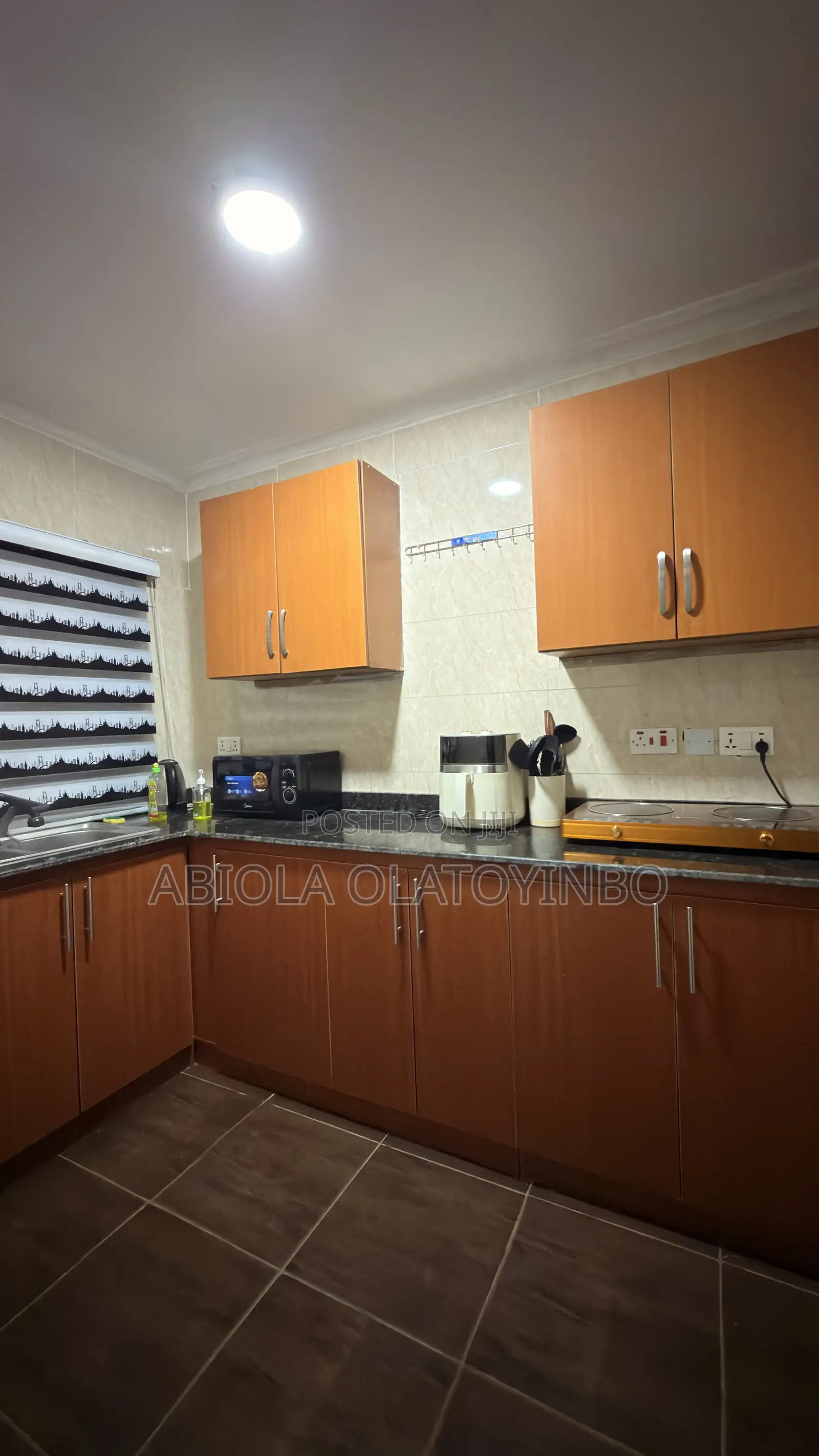 Furnished 1bdrm Room & Parlour in Victoria Island, Adeola Hopewell in Adeola Hopewell