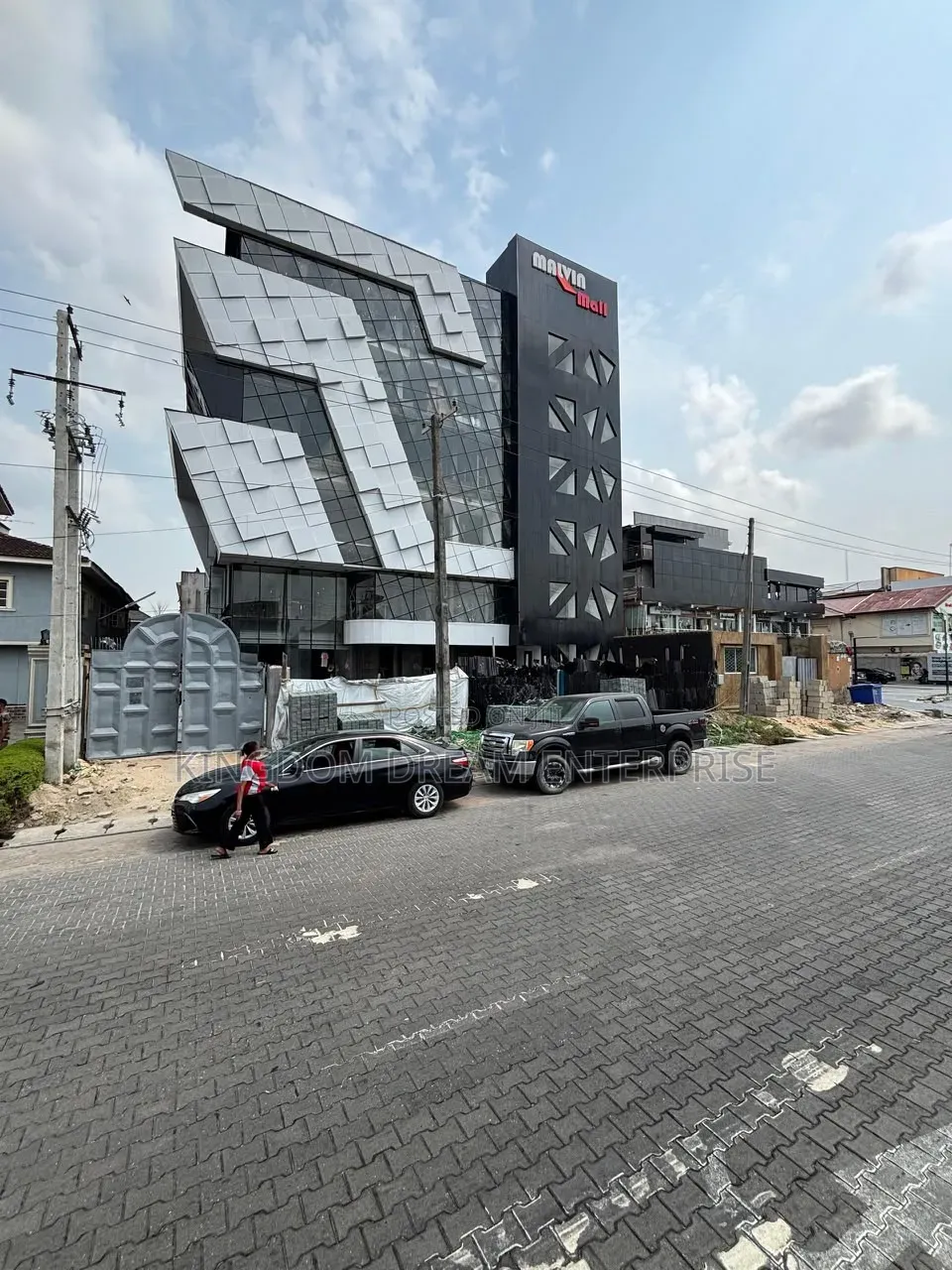 Shop Spaces (50sqm, 25sqm, 41sqm Lekki Phase 1 Ngn300,000/SQM in Lekki Phase 1