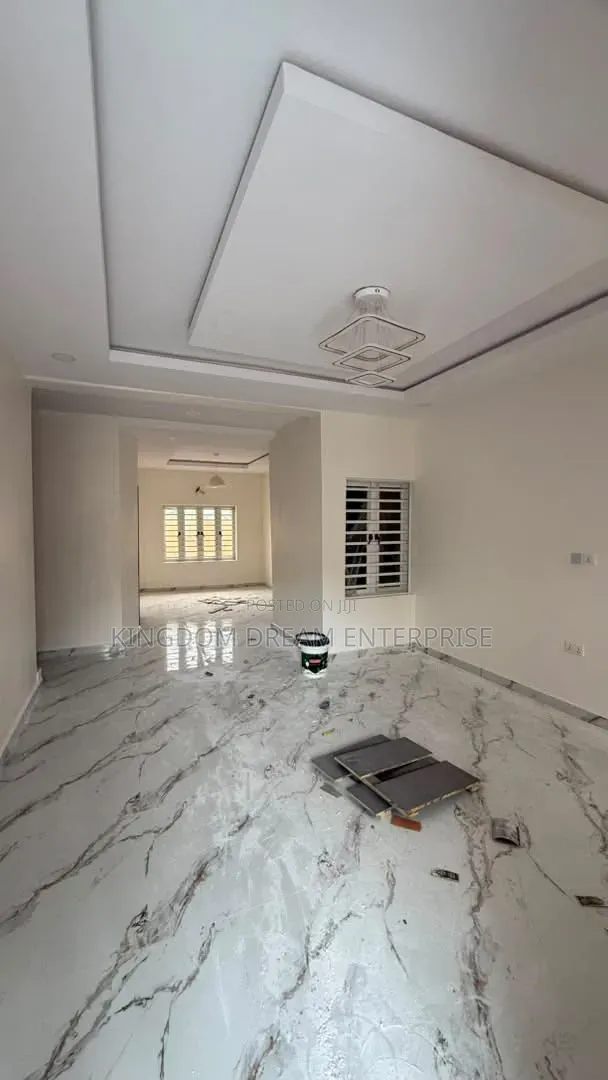 Shop Spaces (50sqm, 25sqm, 41sqm Lekki Phase 1 Ngn300,000/SQM in Lekki Phase 1
