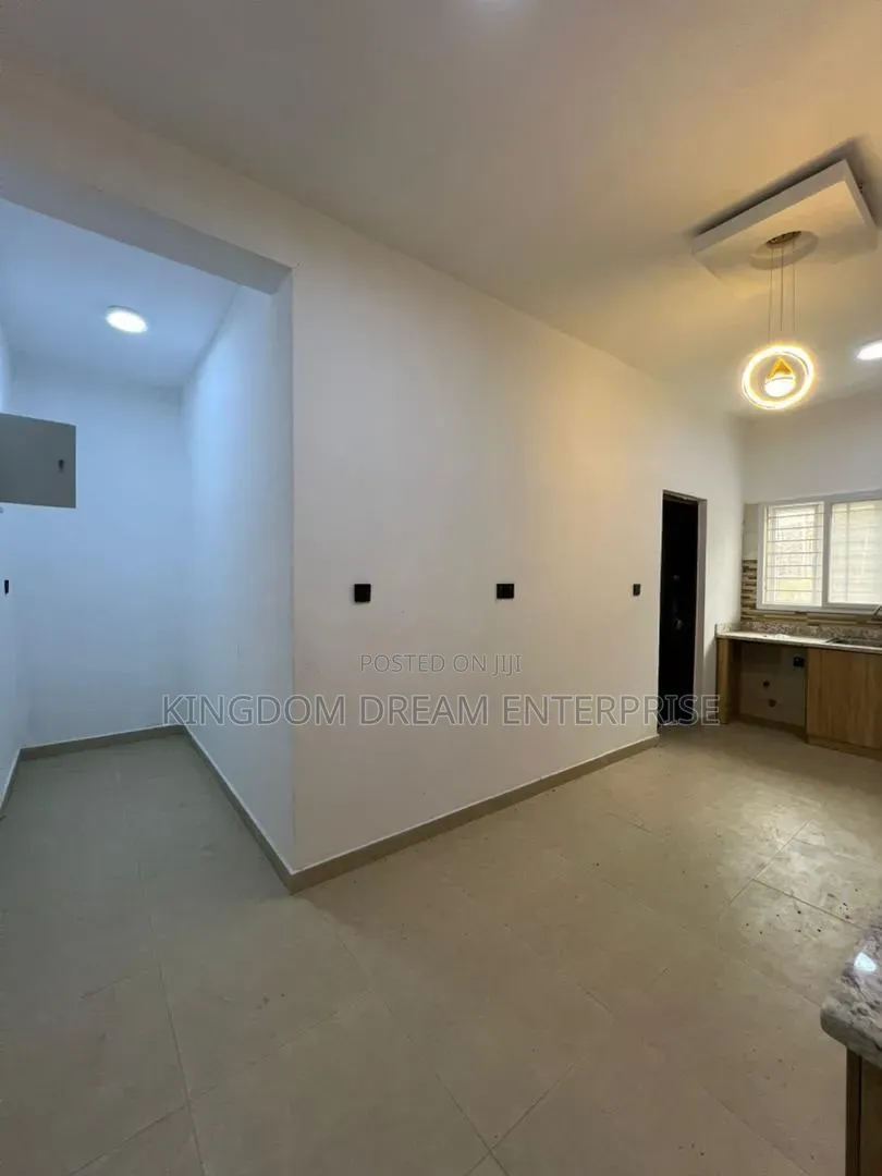 Shop Spaces (50sqm, 25sqm, 41sqm Lekki Phase 1 Ngn300,000/SQM in Lekki Phase 1