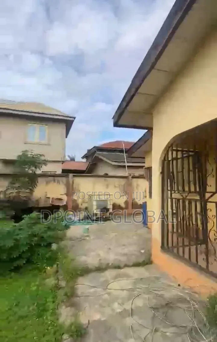 3bdrm Bungalow in Not Estate, Baruwa for sale in Baruwa
