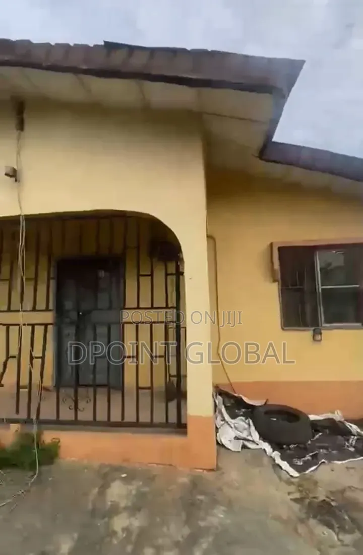 3bdrm Bungalow in Not Estate, Baruwa for sale in Baruwa