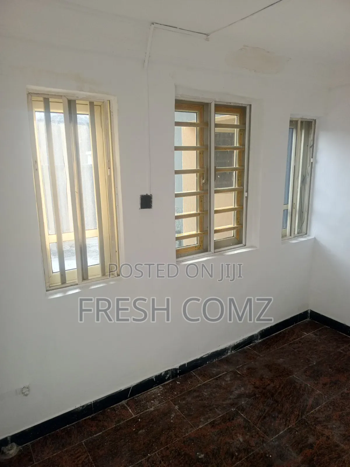 Mini Flat in Estate Along Mobil for rent in Ilaje / Lekki
