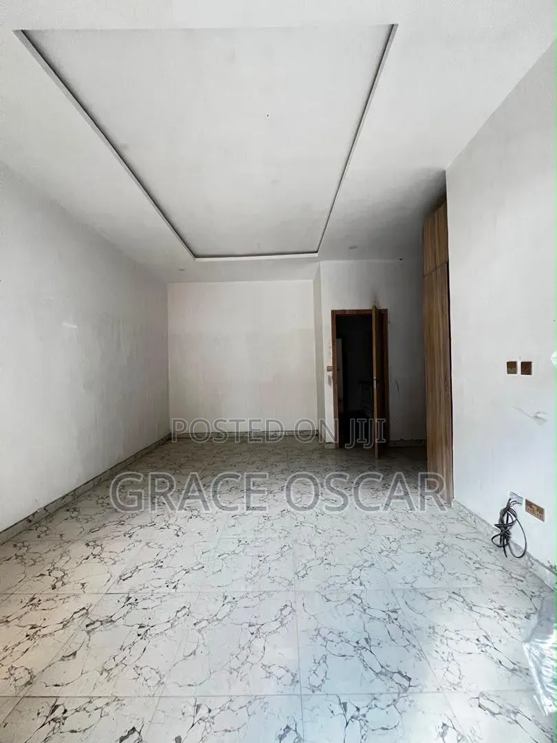 4bdrm Duplex in Ikota for rent in Ikota