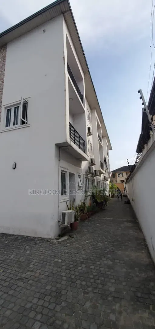3bdrm Duplex in Lekki Phase 1 Lagos for rent in Lekki Phase 1