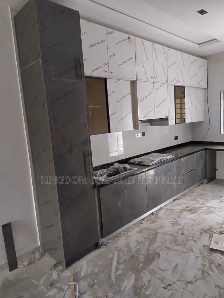 3bdrm Block of Flats in Ikeja Gra Lagos for rent in Ikeja GRA