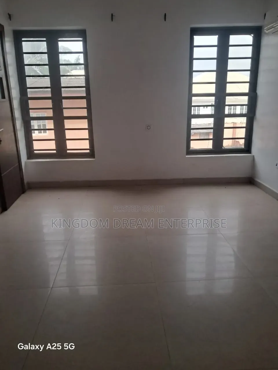 3bdrm Block of Flats in Ikeja Gra Lagos for rent in Ikeja GRA