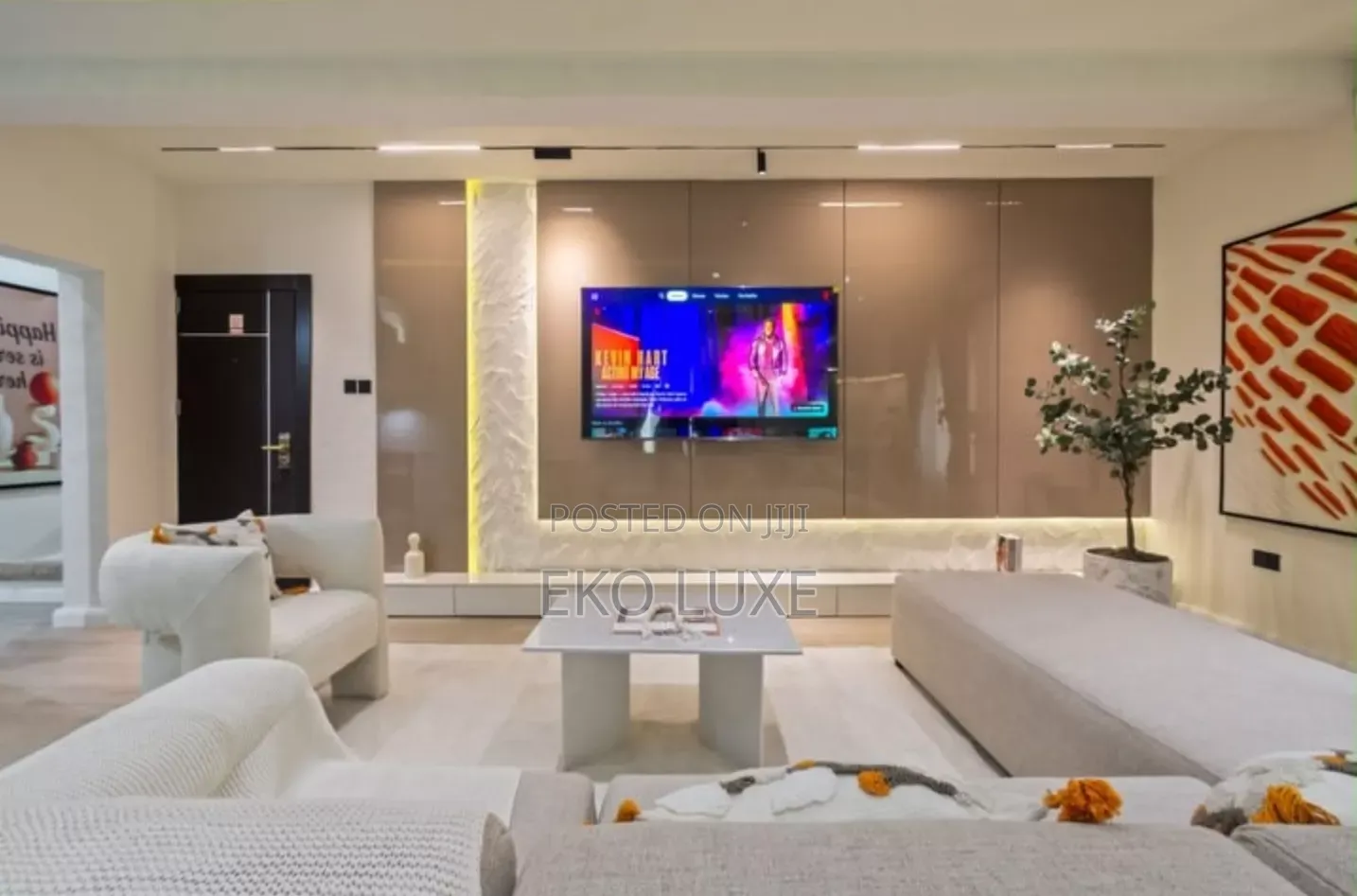 Luxurious 1 Bedroom Apartment Located at Chevron Indoor Pool in Chevron