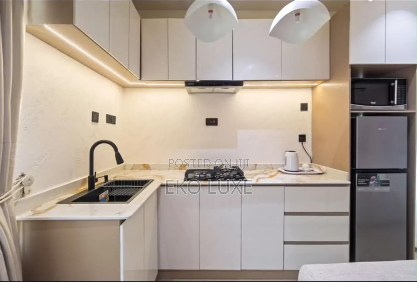 Luxurious 1 Bedroom Apartment Located at Chevron Indoor Pool in Chevron
