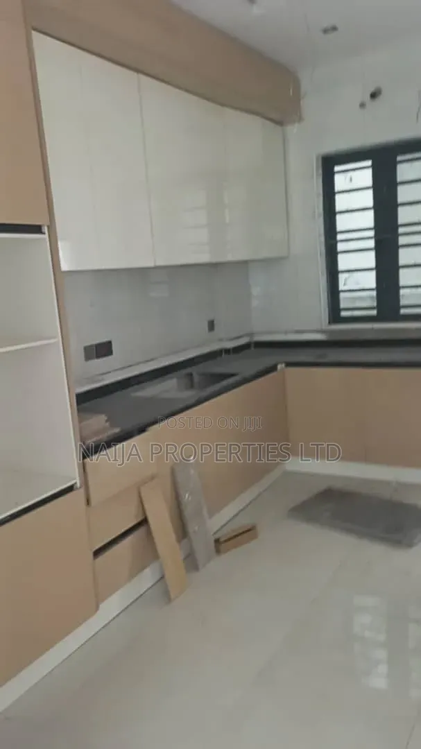 2bdrm Apartment in Harris Drive, Ikota for rent in Ikota