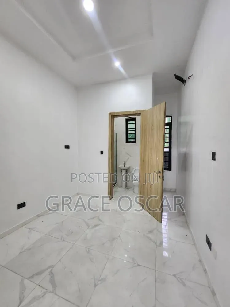 3bdrm Duplex in Ikota for rent in Ikota