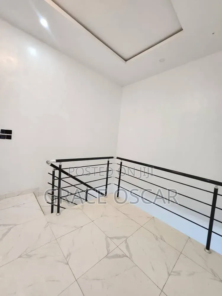 3bdrm Duplex in Ikota for rent in Ikota
