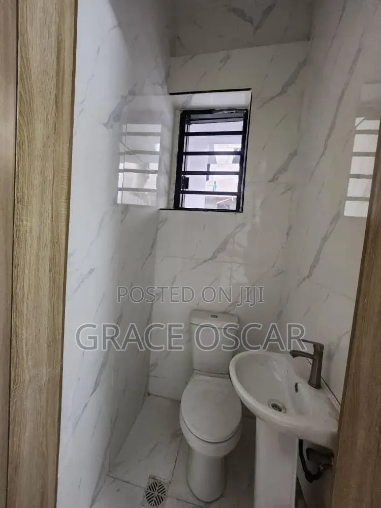 3bdrm Duplex in Ikota for rent in Ikota