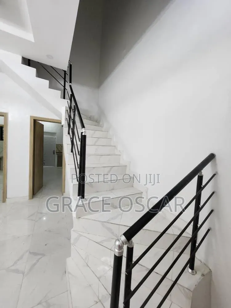 3bdrm Duplex in Ikota for rent in Ikota