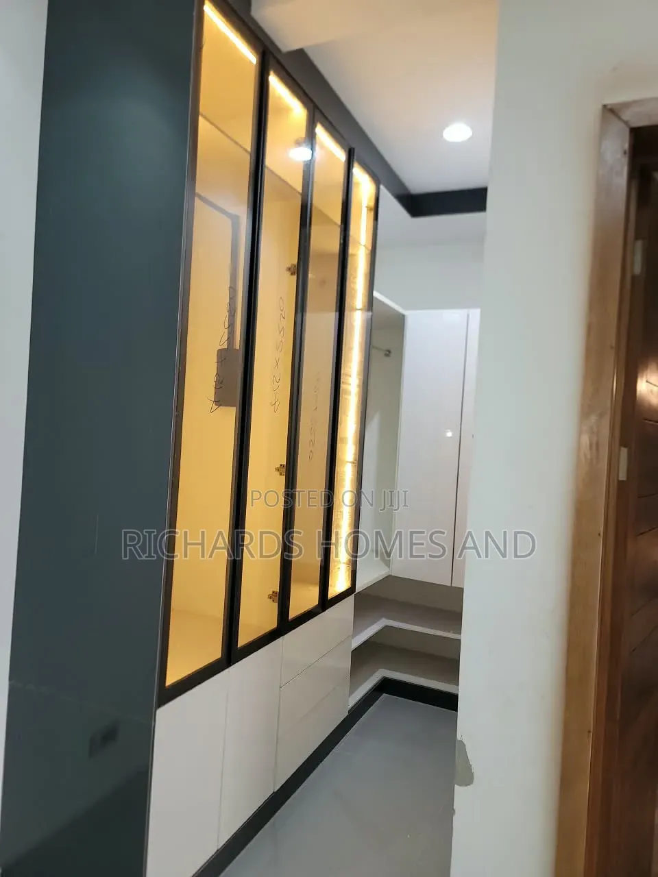 3bdrm Apartment in Edgewater Estate,, Lekki Phase 1 for sale in Lekki Phase 1