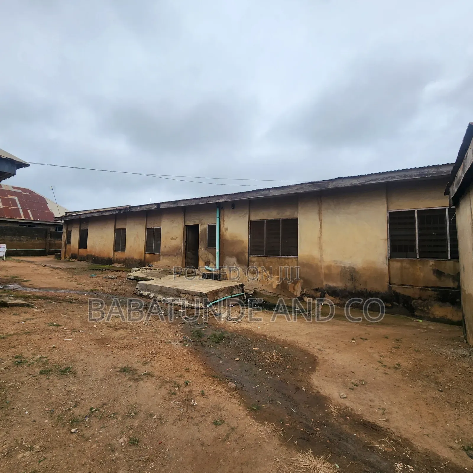 2bdrm Block of Flats in Moniya for sale in Moniya
