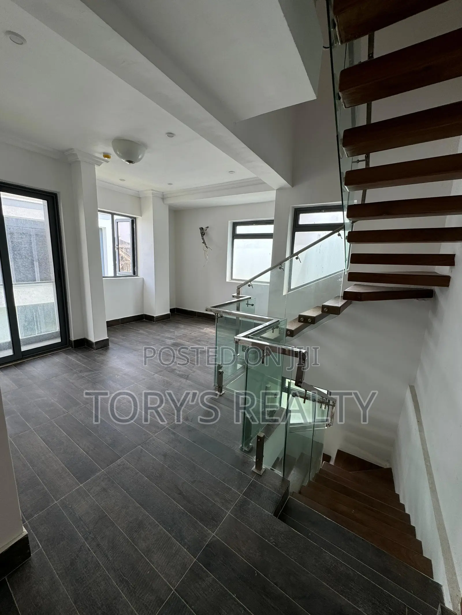 4bdrm Penthouse in Ikate for rent in Ikate