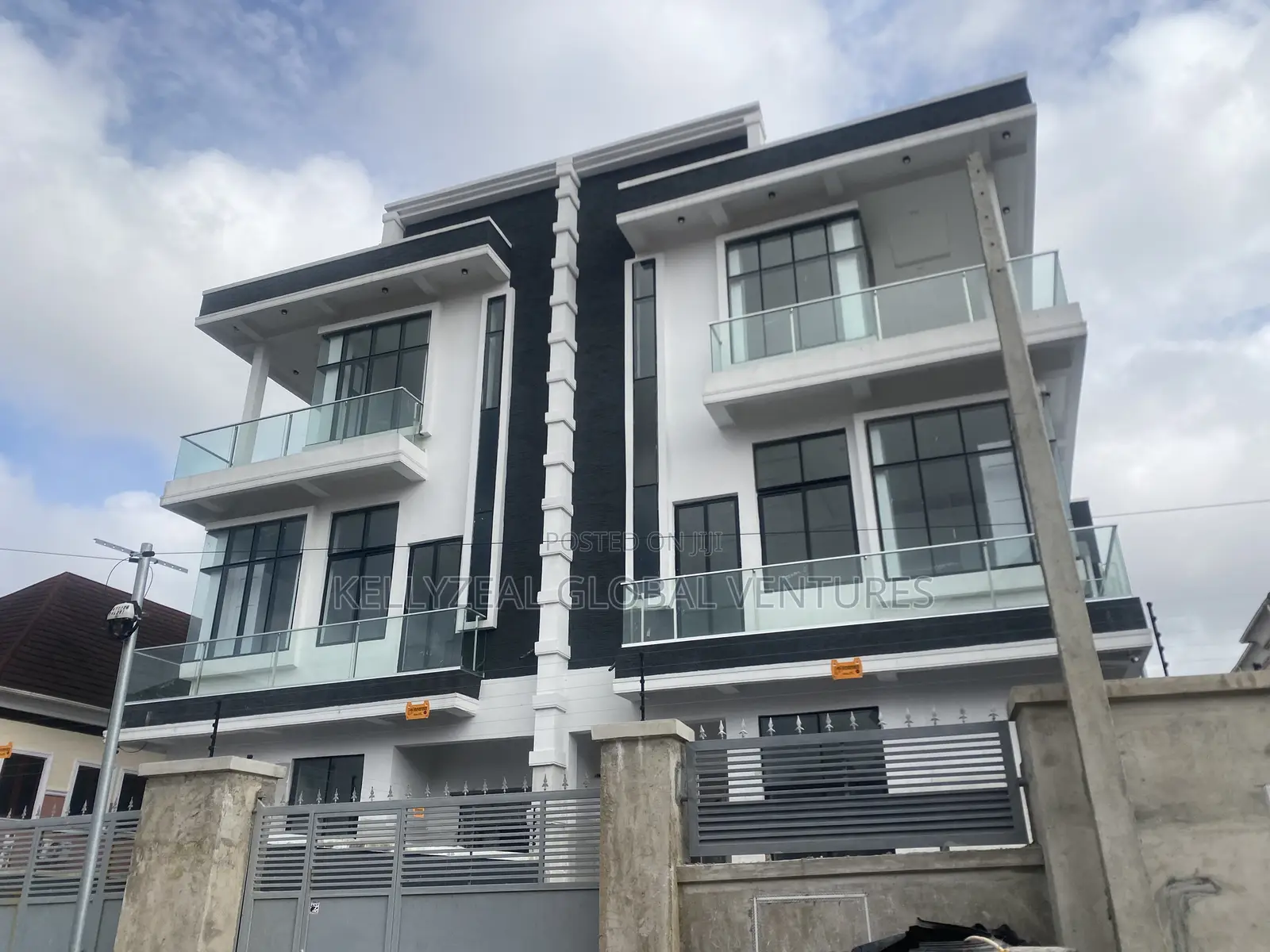5bdrm Duplex in Hosanna Estate, Ago Palace for sale in Ago Palace