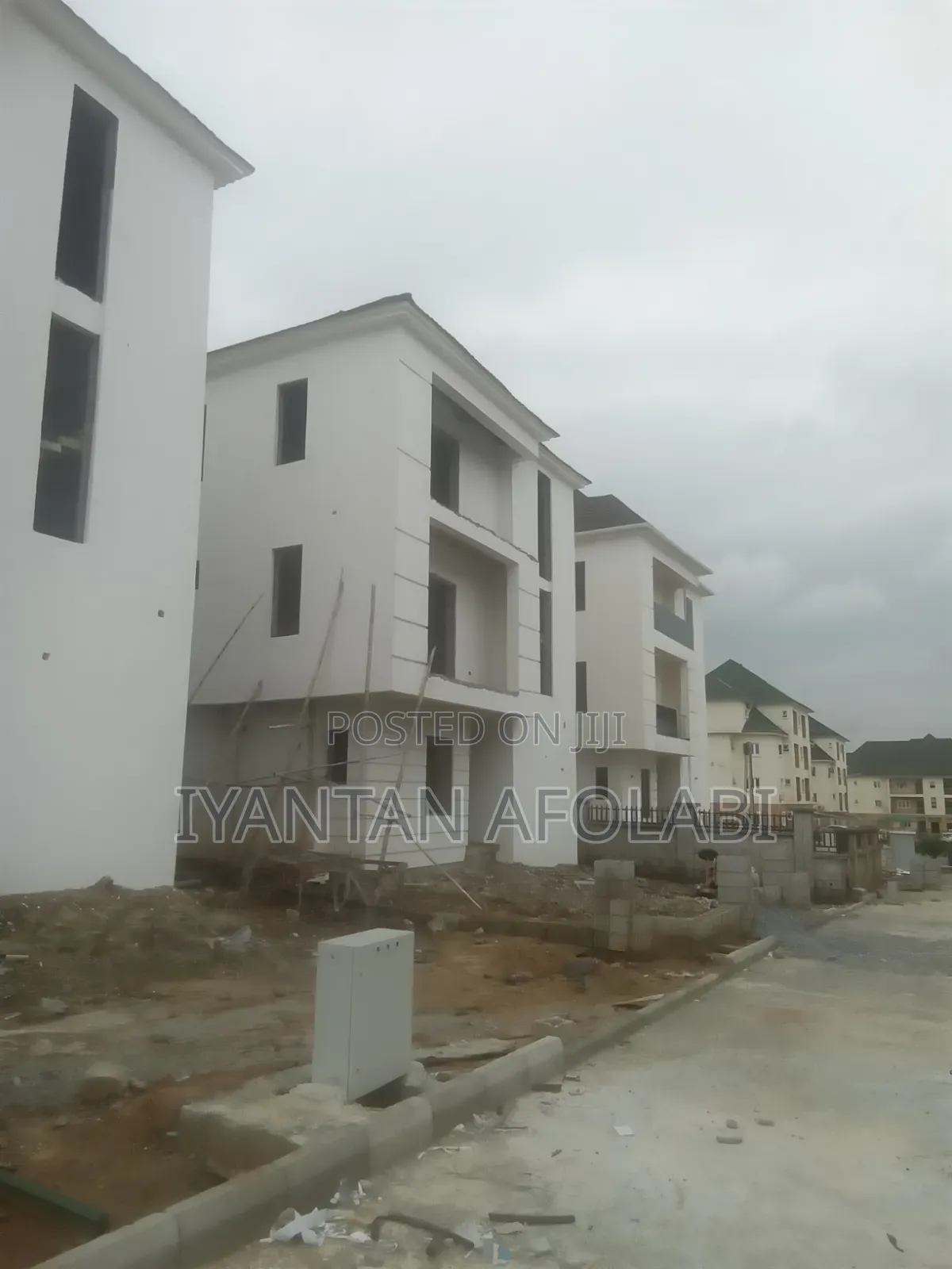 5bdrm Duplex in River Park Estate, FHA for sale in FHA