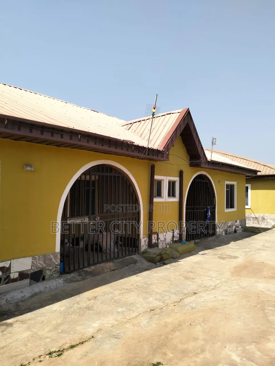 8bdrm Block of Flats in Ayobo Ipaja for sale in Ayobo