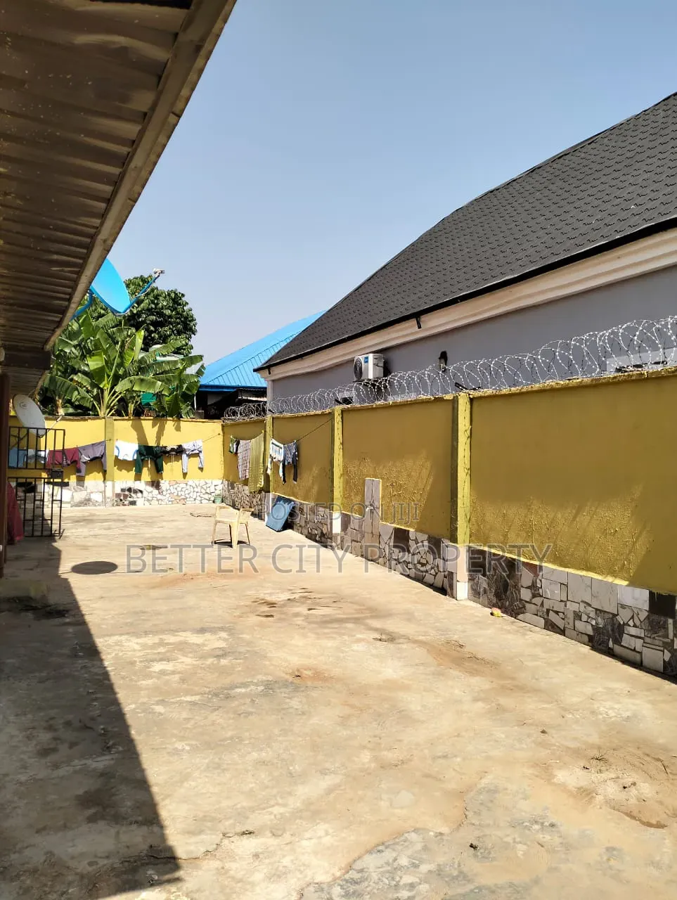 8bdrm Block of Flats in Ayobo Ipaja for sale in Ayobo