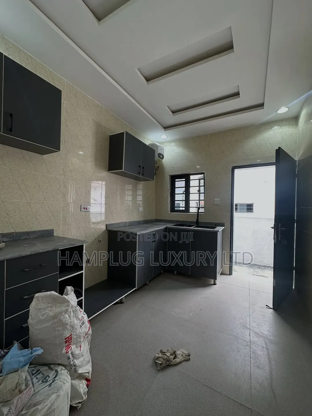 3bdrm Apartment in Mbora, Central Business District for sale in Central Business District